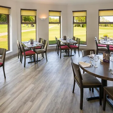 בית כפרי Trethorne & Golf Club